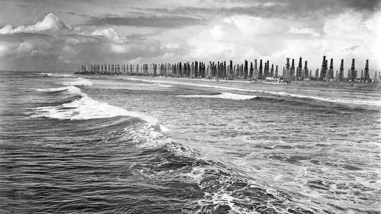 1940-huntington-beach-coastline-ca-drilling