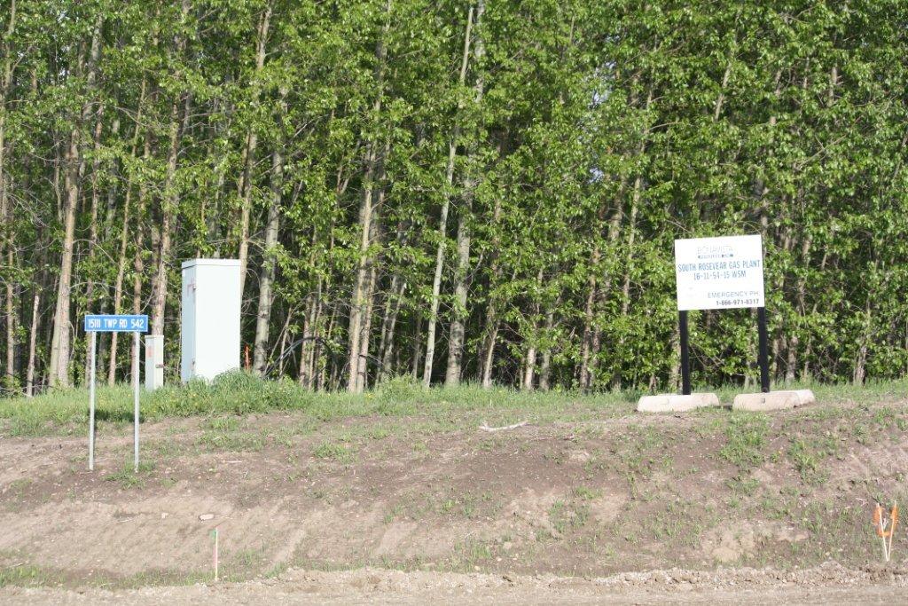 2014 Bonavista South Rosevear Gas Plant 'poisonous gas' and road signs, 16-11-54-15 W5M Acid Gas Injection, near Edson, Alberta