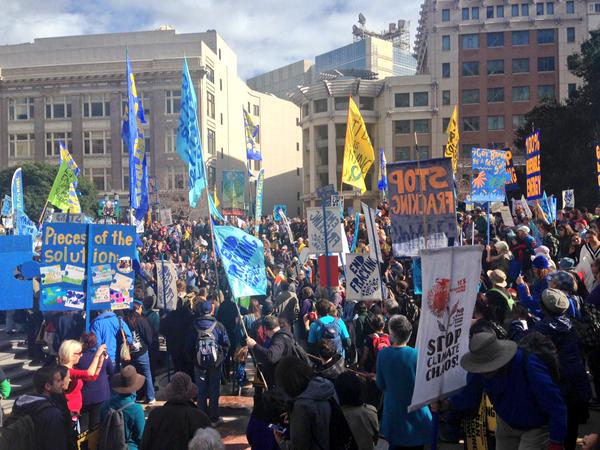 2015 02 07 8,000 plus people march, end fracking, stop climate chaos, tug of war with big oil