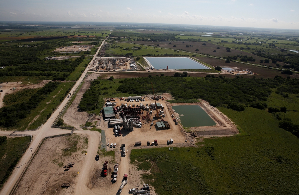 2015 Greenpeace, photo Aaron Sprecher, Encana fracking blowout Karnes Co Texas.2018