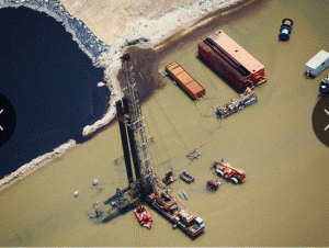 2016 04 30 Texas flooding, frac chemicals, oil flood into, pollute rivers24
