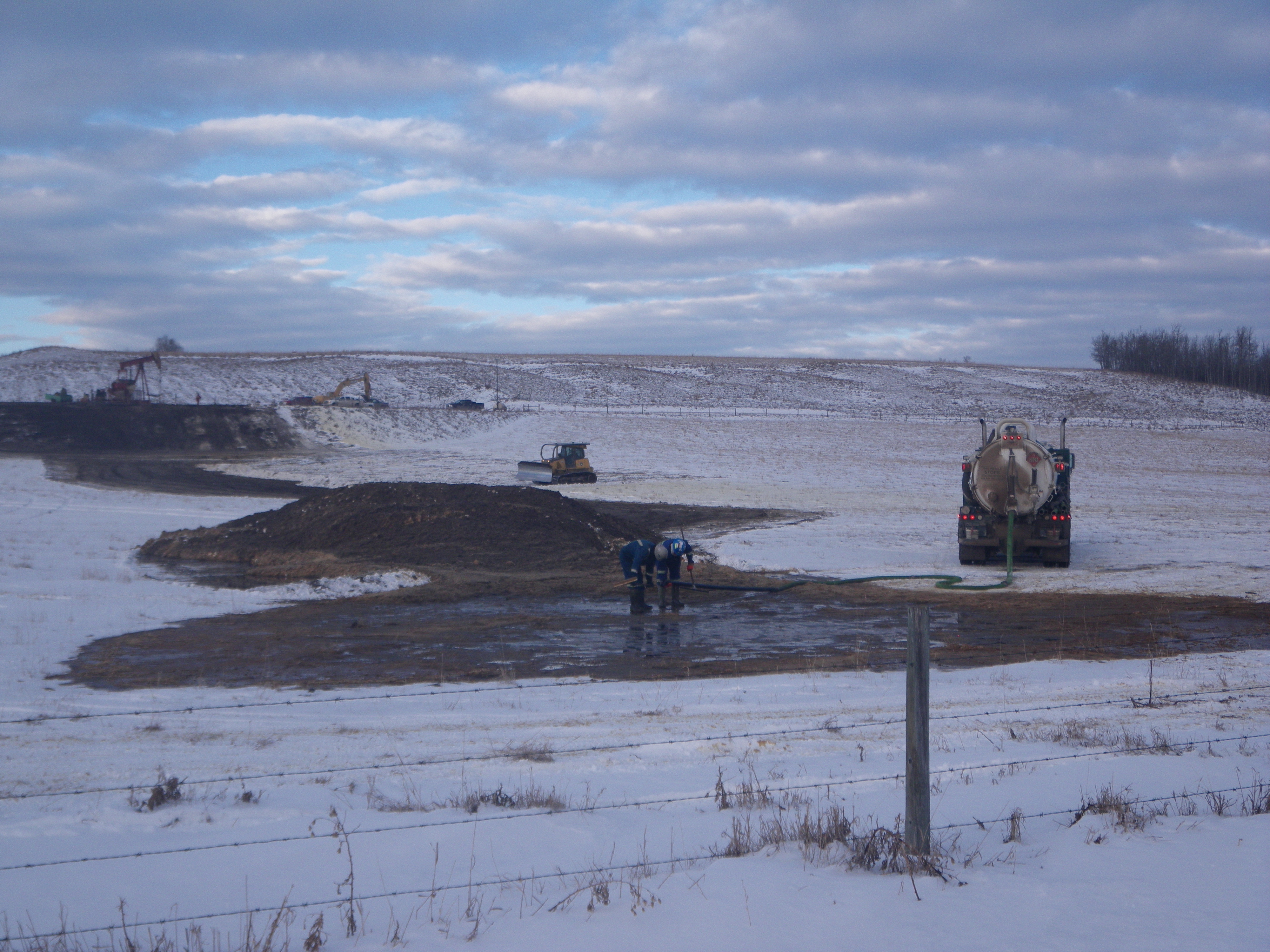 2012 01 13 Innisfail frack communication frac hit