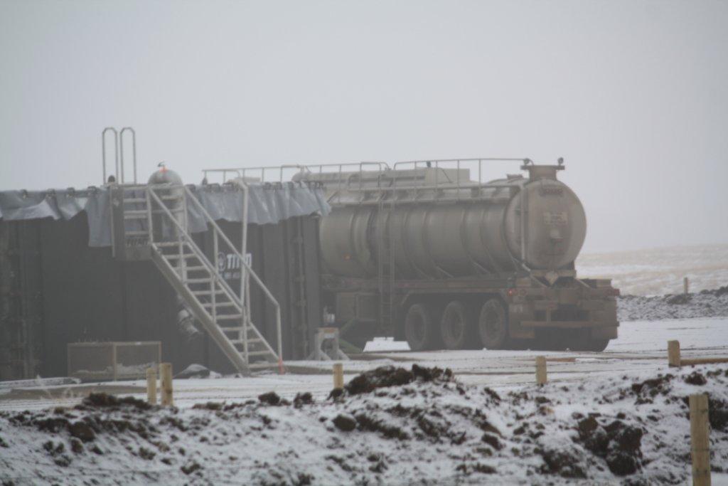 2014 04 07 Water tank for fracing being filled, Lochend Alberta, close up