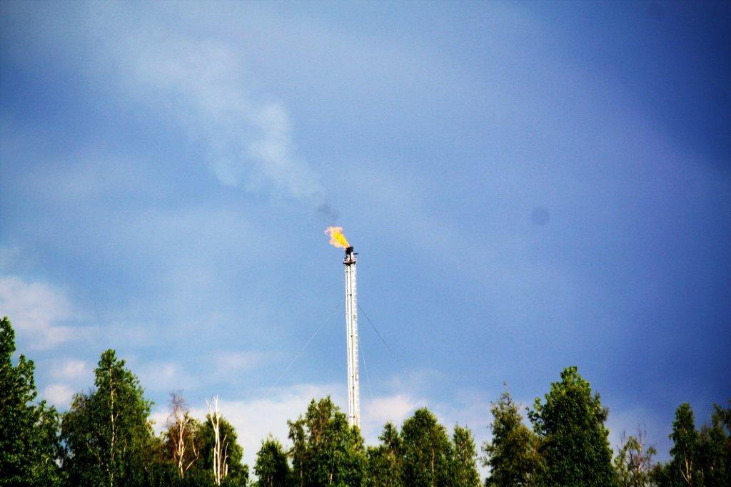 2014 Bonavista South Rosevear Gas Plant emissions stack w white and black smoke, 16-11-54-15 W5M, near Edson, Alberta, 'poisonous gas'