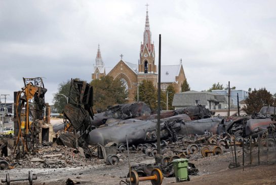 2013 12 13 Toronto Star Is Bakken oil safe enough for the Greater Toronto Area Photo